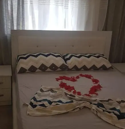 Mimoza Appartament Apartman Golem