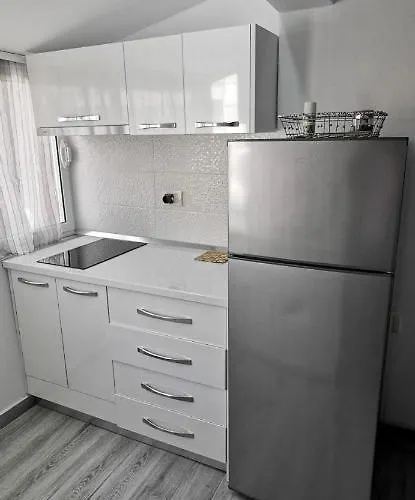 Mimoza Appartament Apartamento Golem (Tirana)